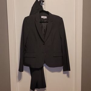 Two piece women's suite